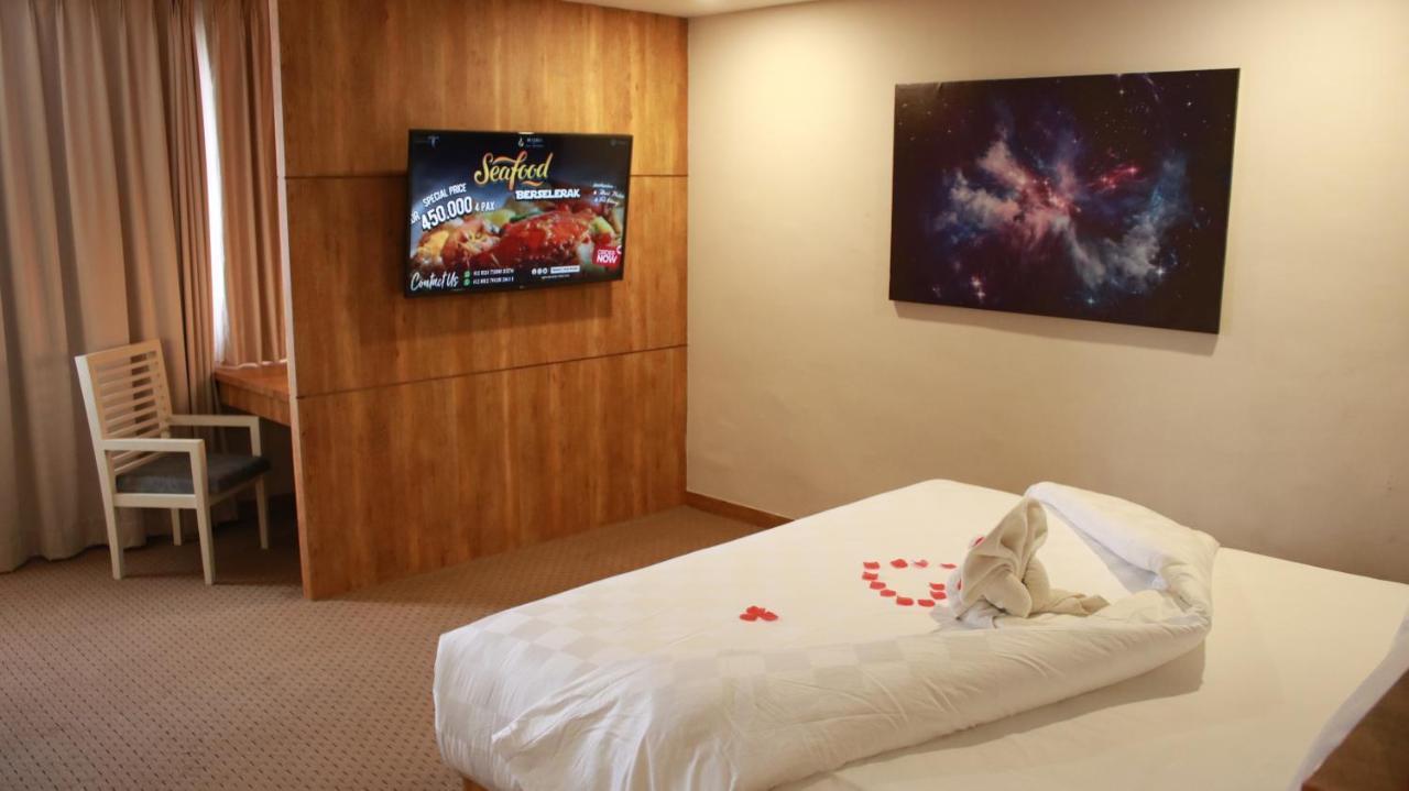 Beverly Hotel Batam Nagoya Exterior foto