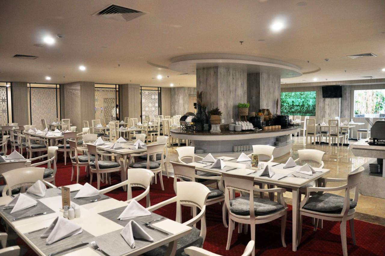 Beverly Hotel Batam Nagoya Exterior foto