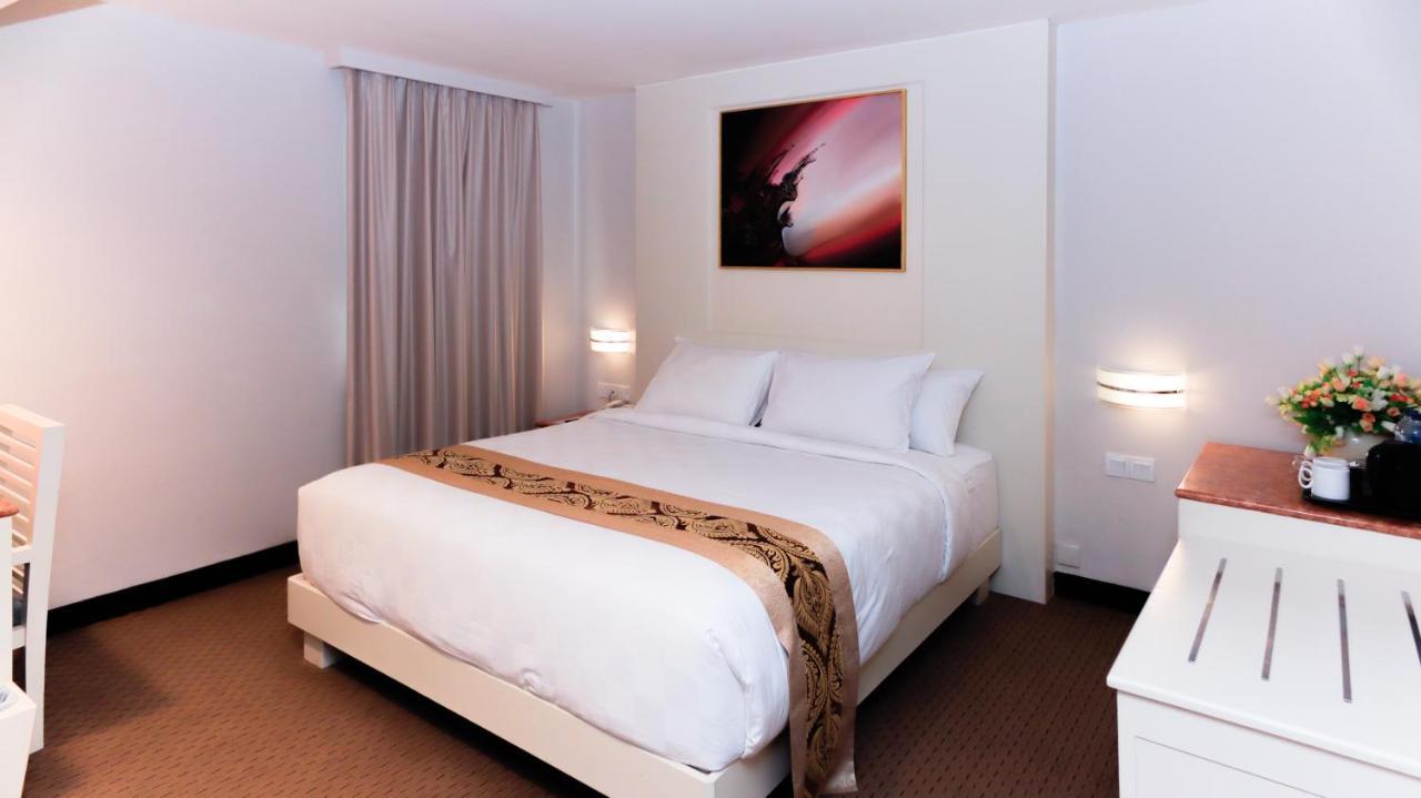 Beverly Hotel Batam Nagoya Exterior foto